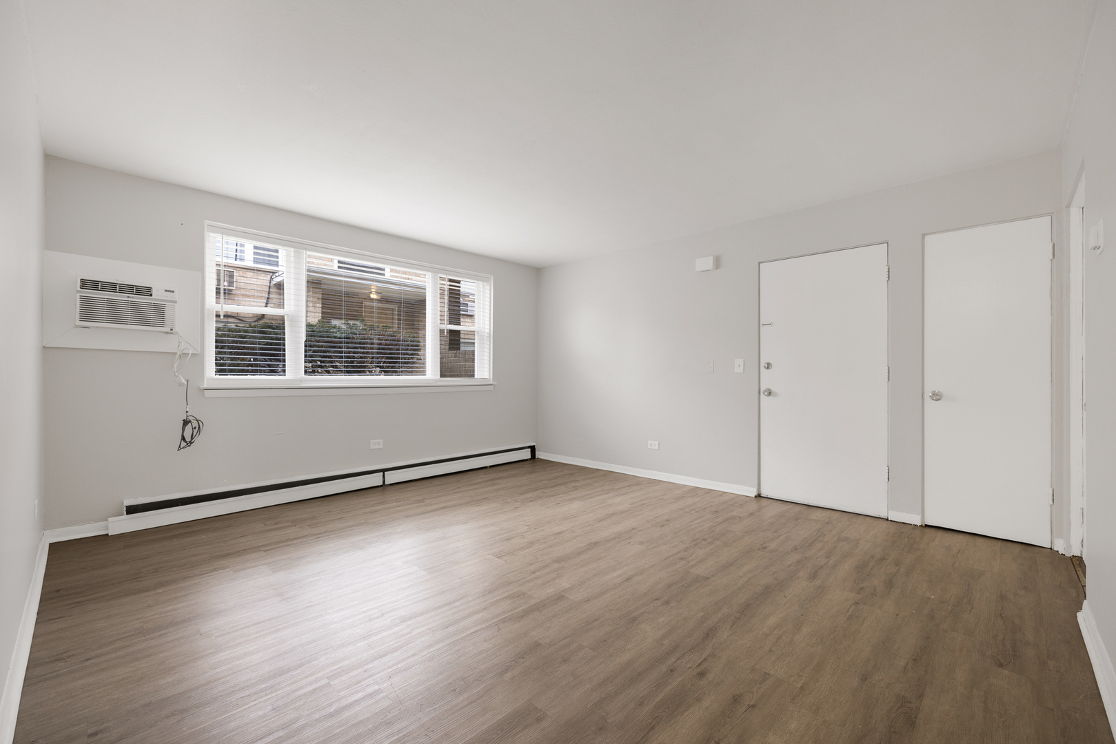 1924 S 16th Avenue, Broadview, IL 60155