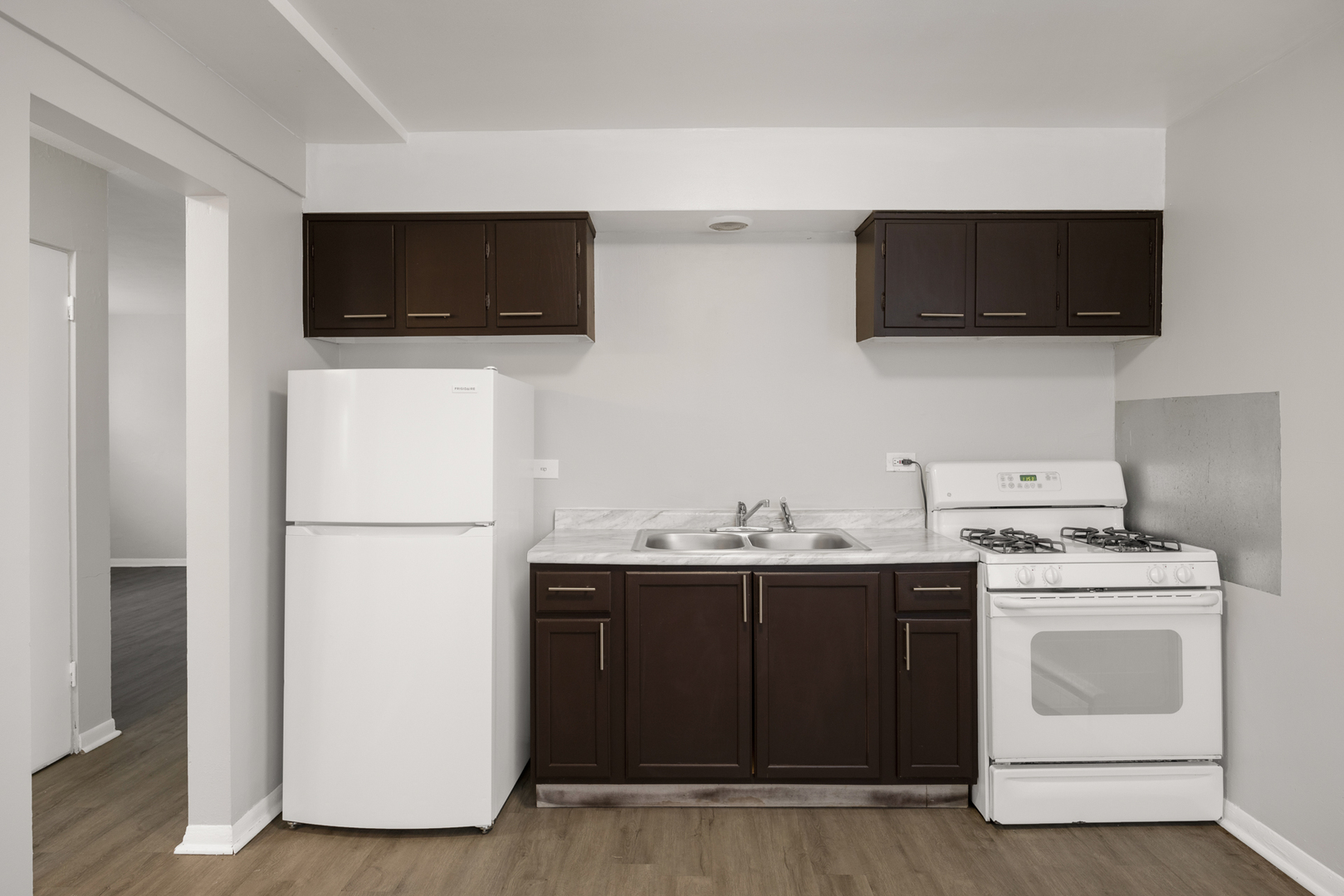 1924 S 16th Avenue, Broadview, IL 60155