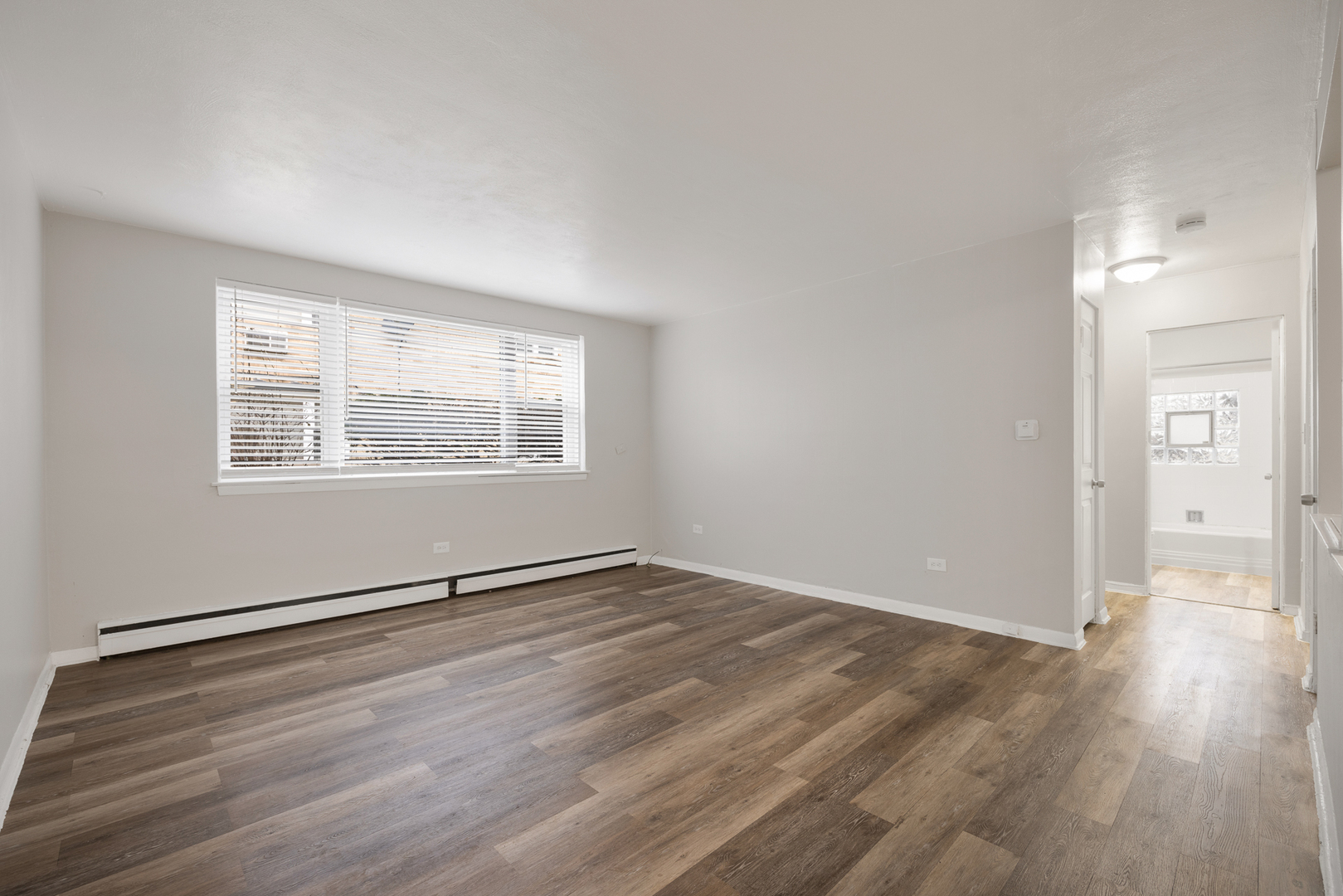 1924 S 16th Avenue, Broadview, IL 60155