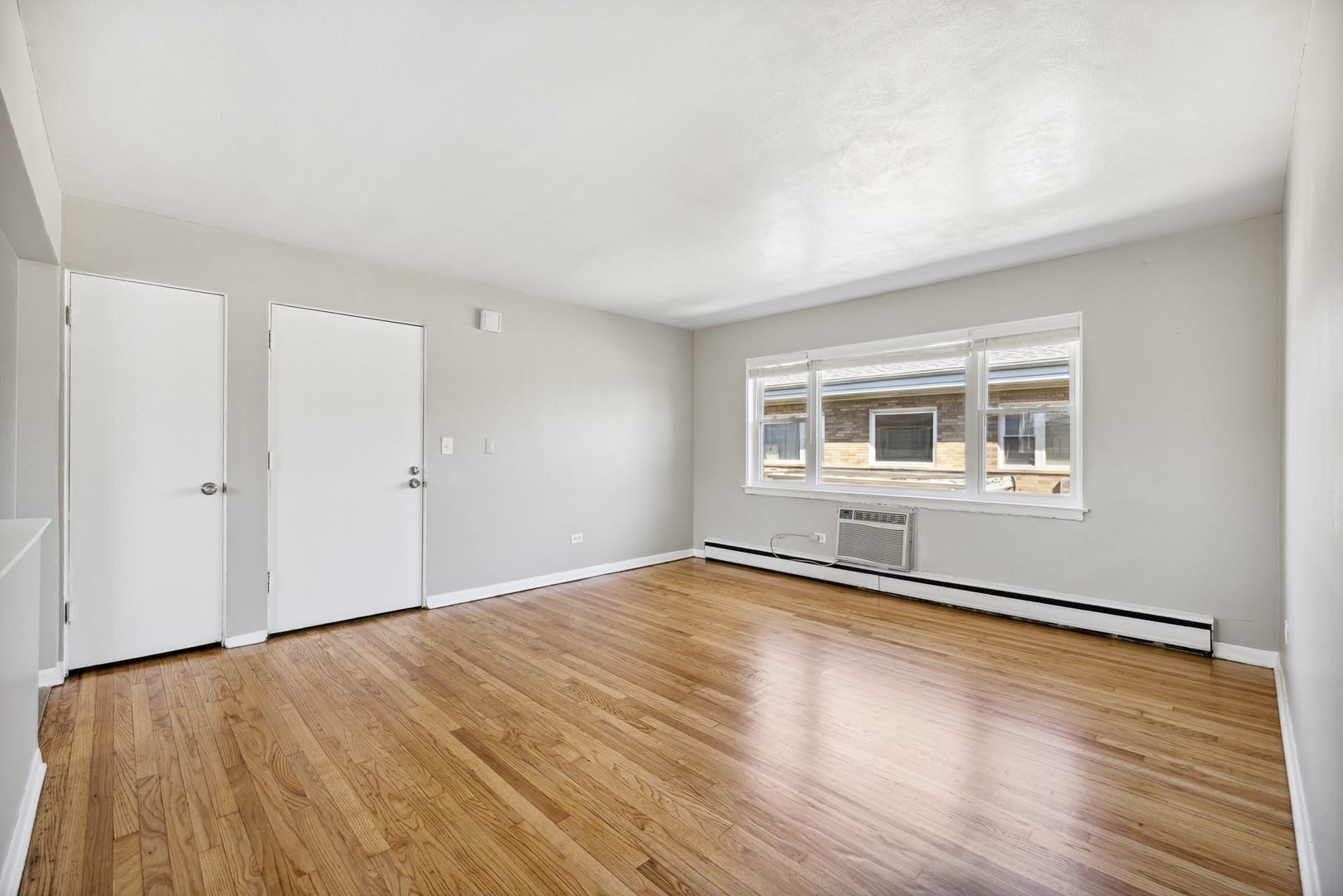 1924 S 16th Avenue, Broadview, IL 60155