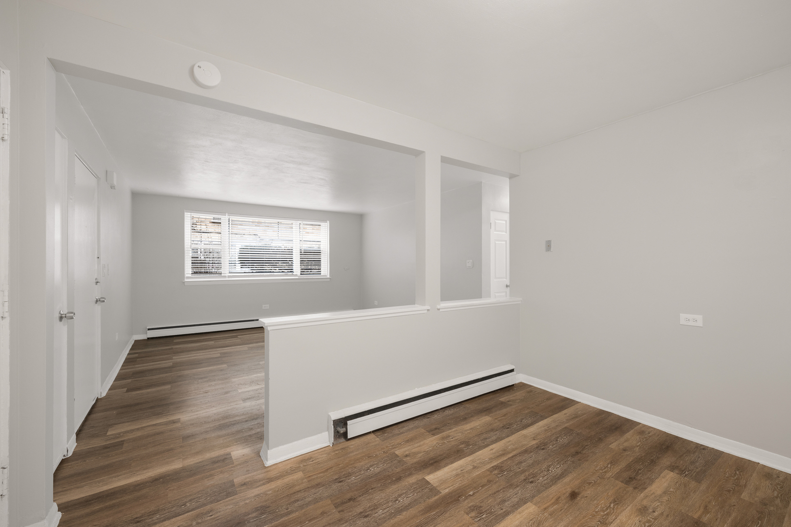 1924 S 16th Avenue, Broadview, IL 60155