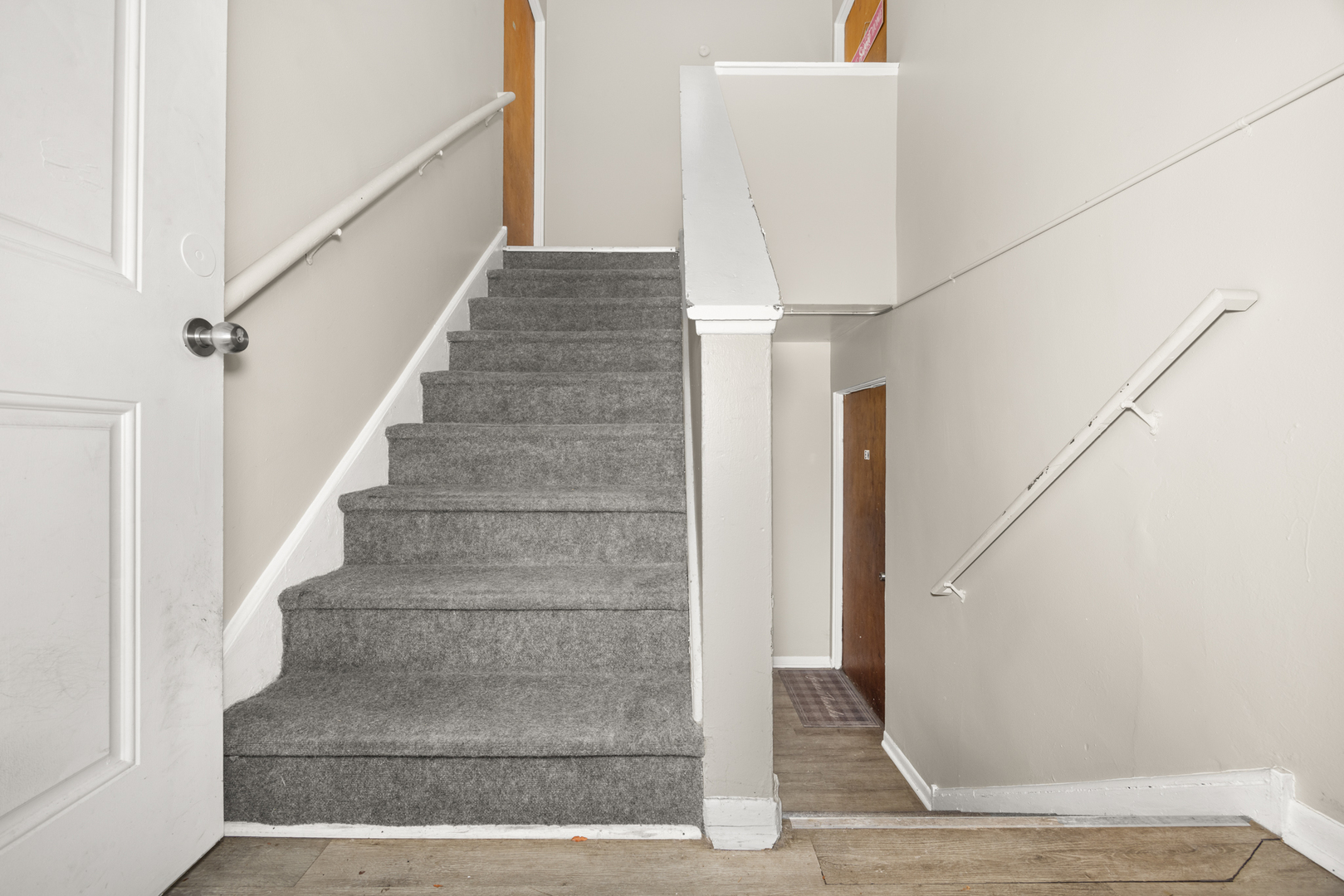 1924 S 16th Avenue, Broadview, IL 60155