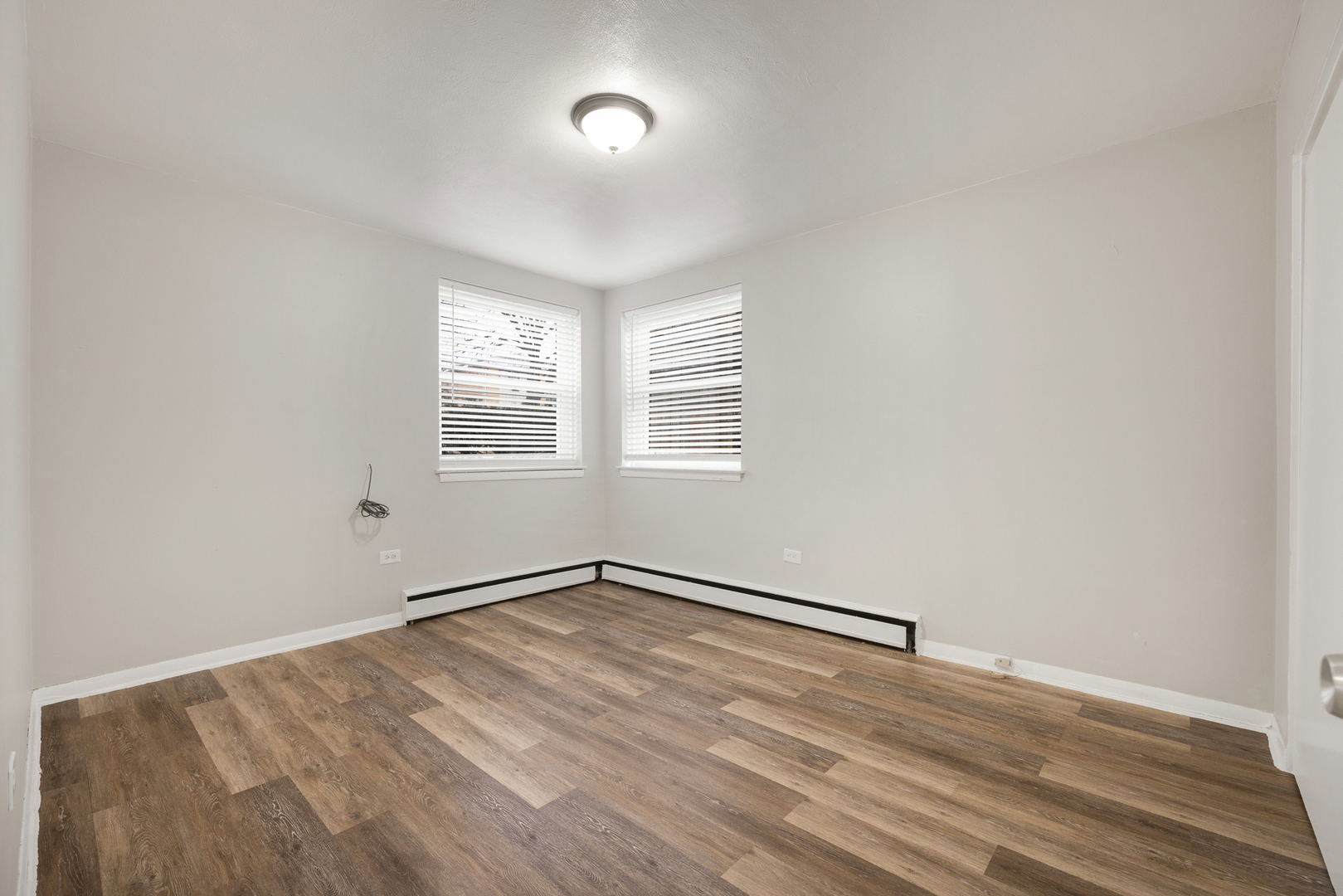 1924 S 16th Avenue, Broadview, IL 60155