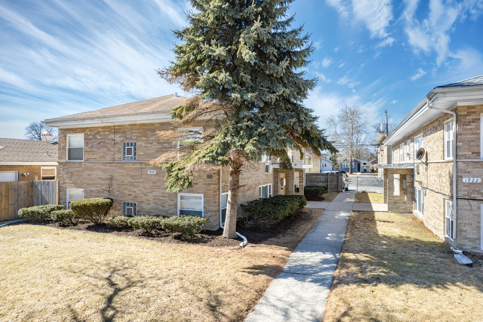 1924 S 16th Avenue, Broadview, IL 60155