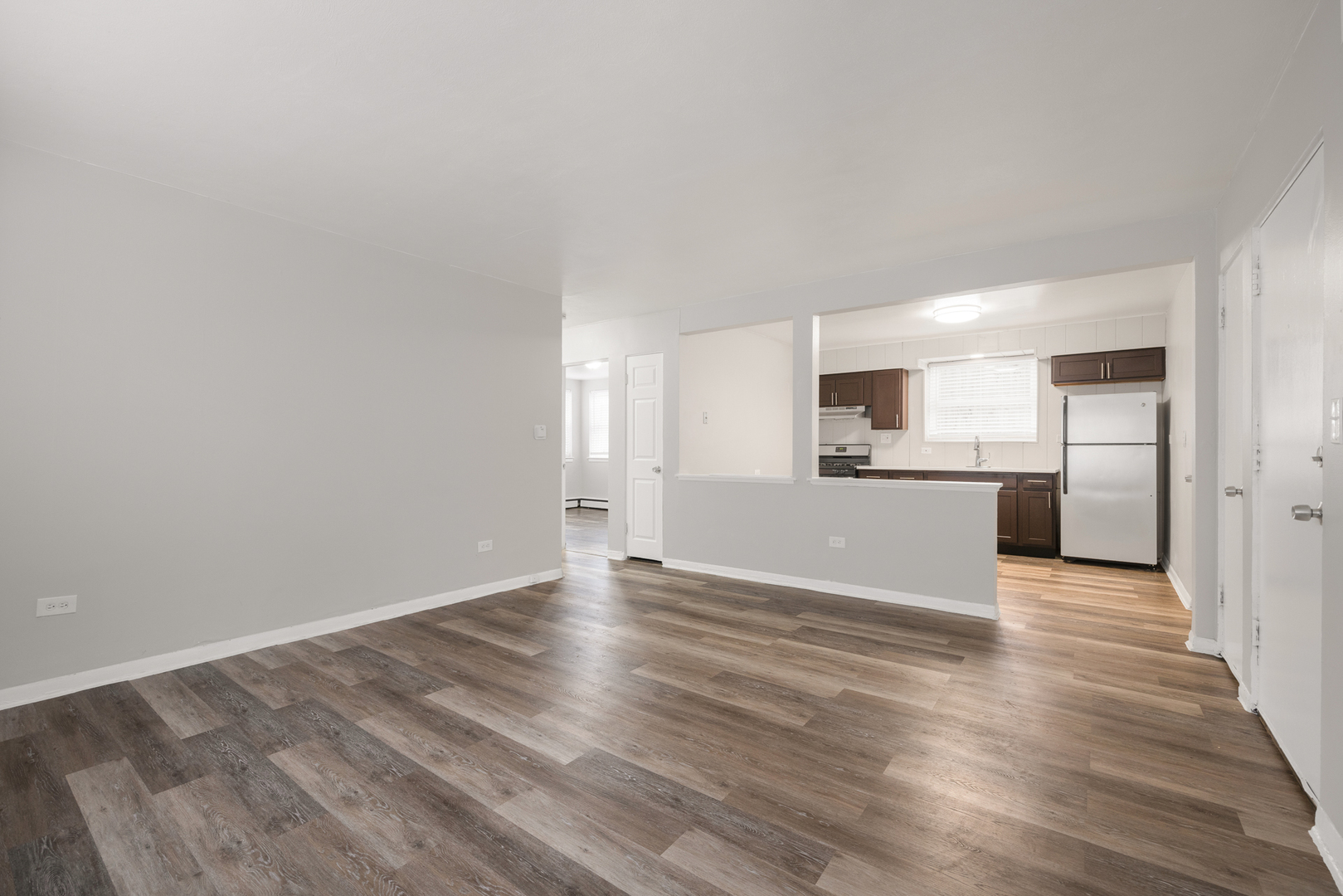 1924 S 16th Avenue, Broadview, IL 60155