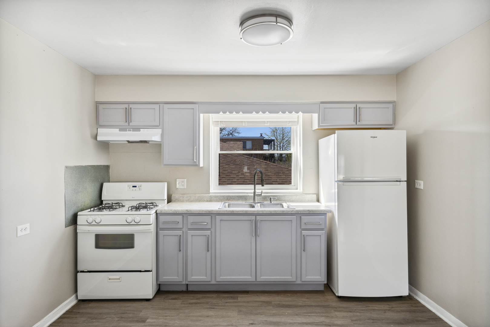 1924 S 16th Avenue, Broadview, IL 60155