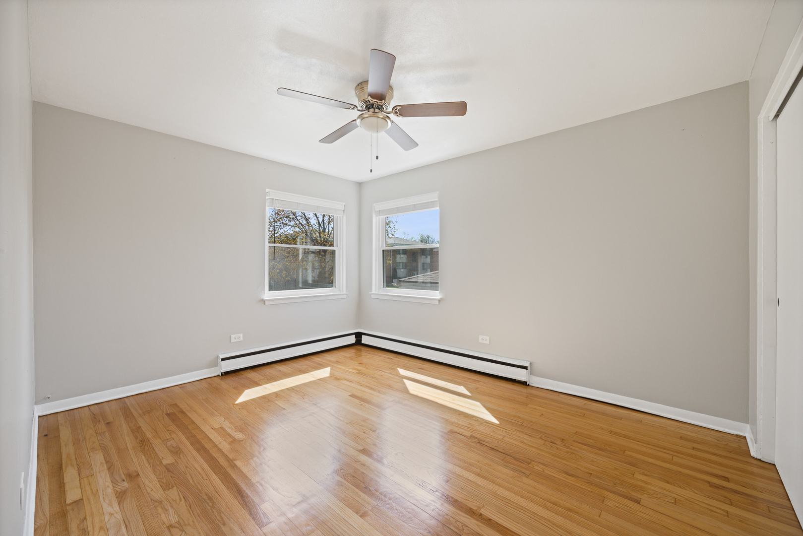 1924 S 16th Avenue, Broadview, IL 60155