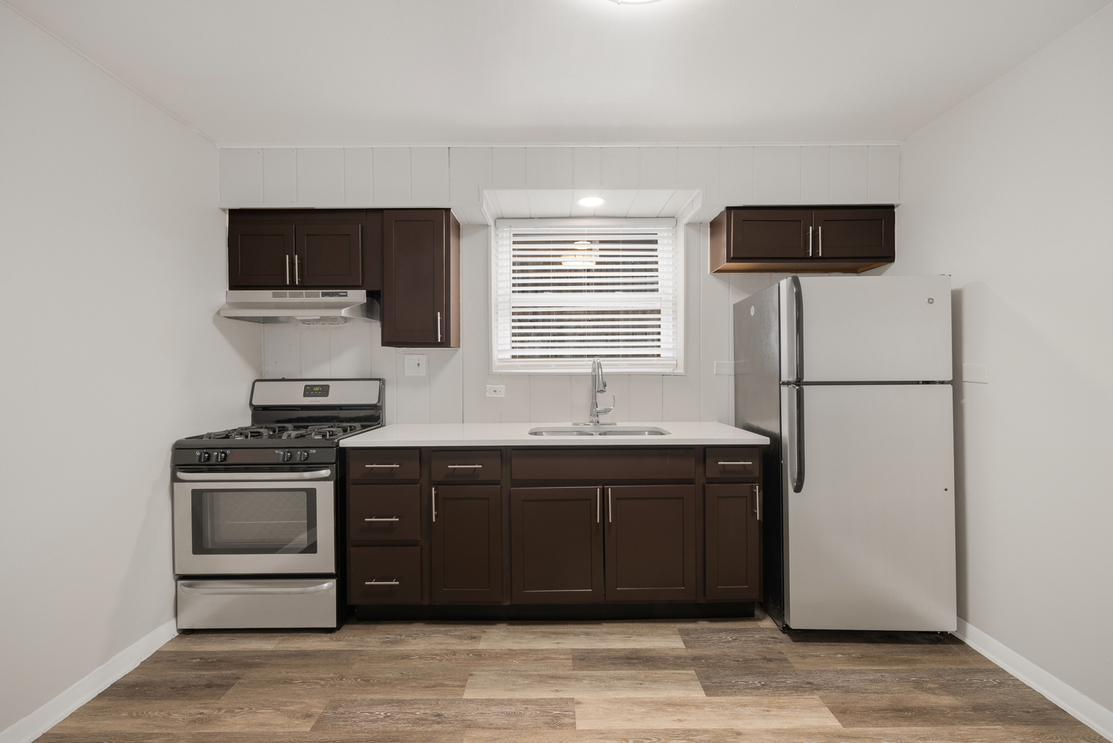 1924 S 16th Avenue, Broadview, IL 60155