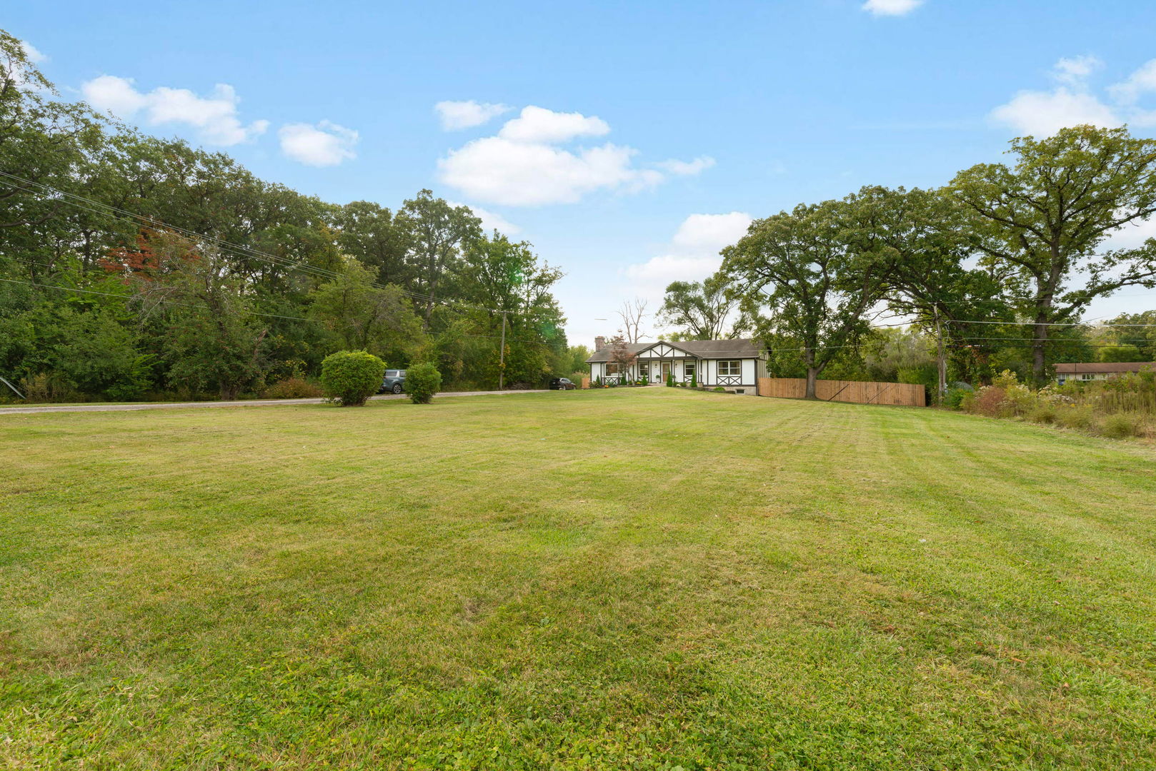 17W201 Red Oak Avenue, Addison, IL 60101