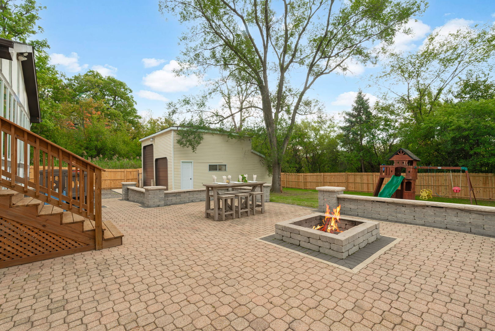 17W201 Red Oak Avenue, Addison, IL 60101