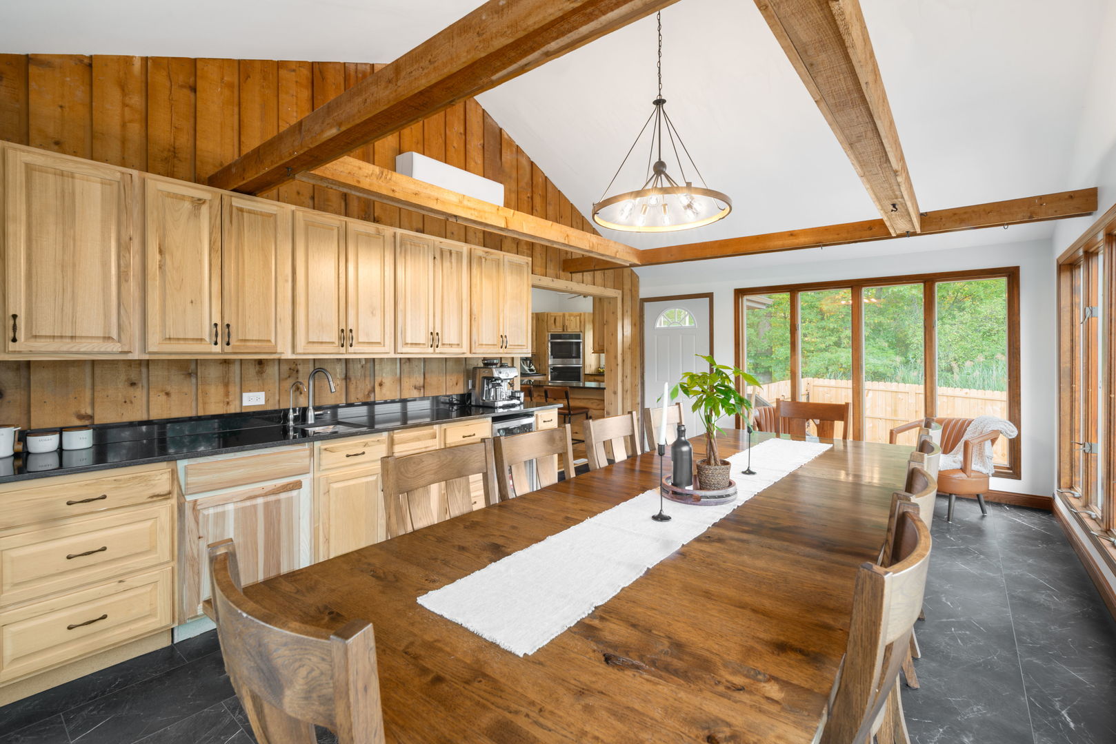 17W201 Red Oak Avenue, Addison, IL 60101