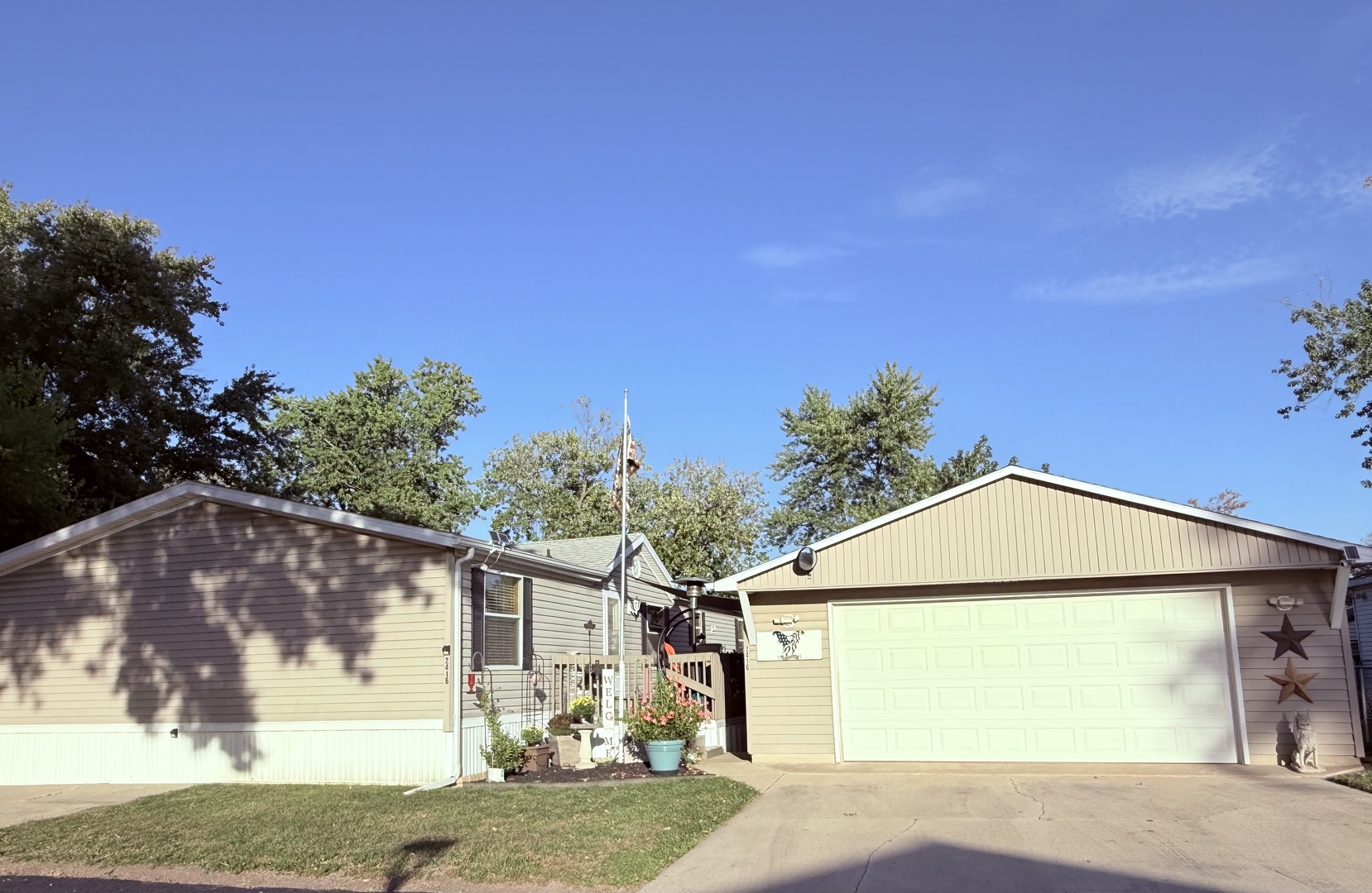 2416 22nd Street, Bloomington, IL 61704