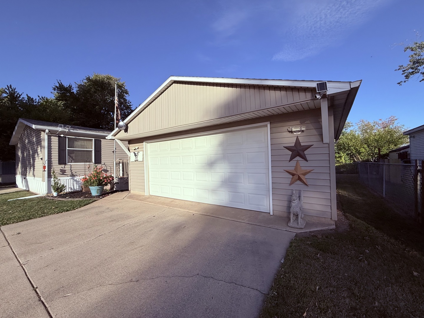 2416 22nd Street, Bloomington, IL 61704