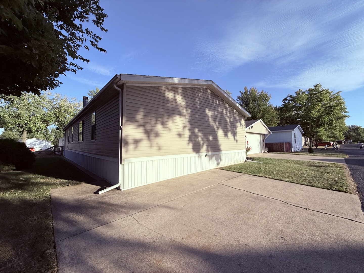 2416 22nd Street, Bloomington, IL 61704