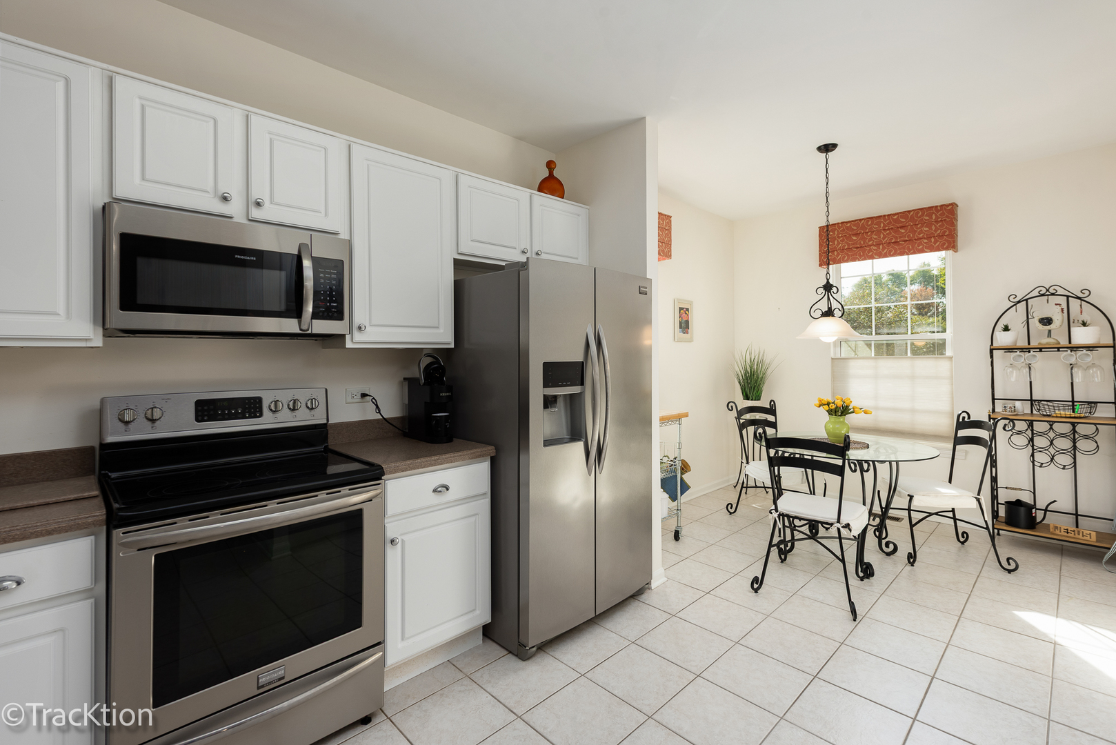 545 Woodhill Drive, Carol Stream, IL 60188