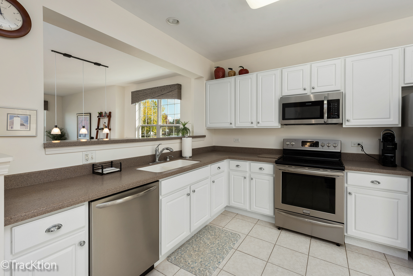 545 Woodhill Drive, Carol Stream, IL 60188