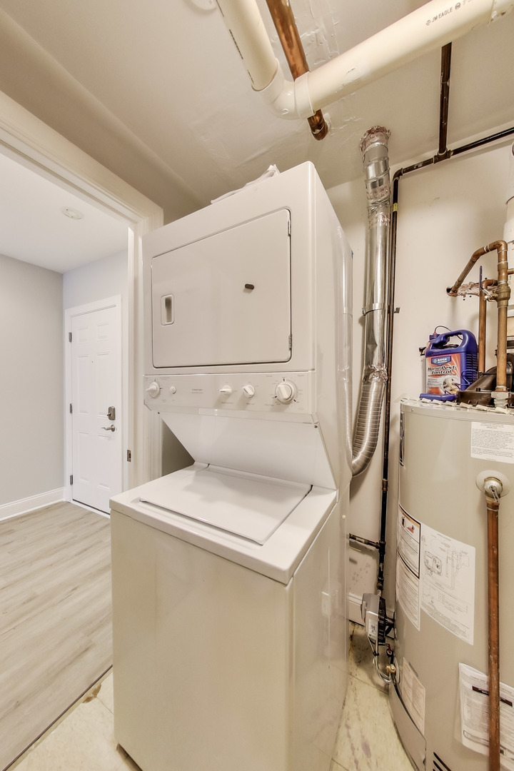 3332 W Palmer Street #1E, Chicago, IL 60647