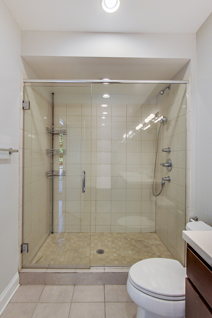 3332 W Palmer Street #1E, Chicago, IL 60647