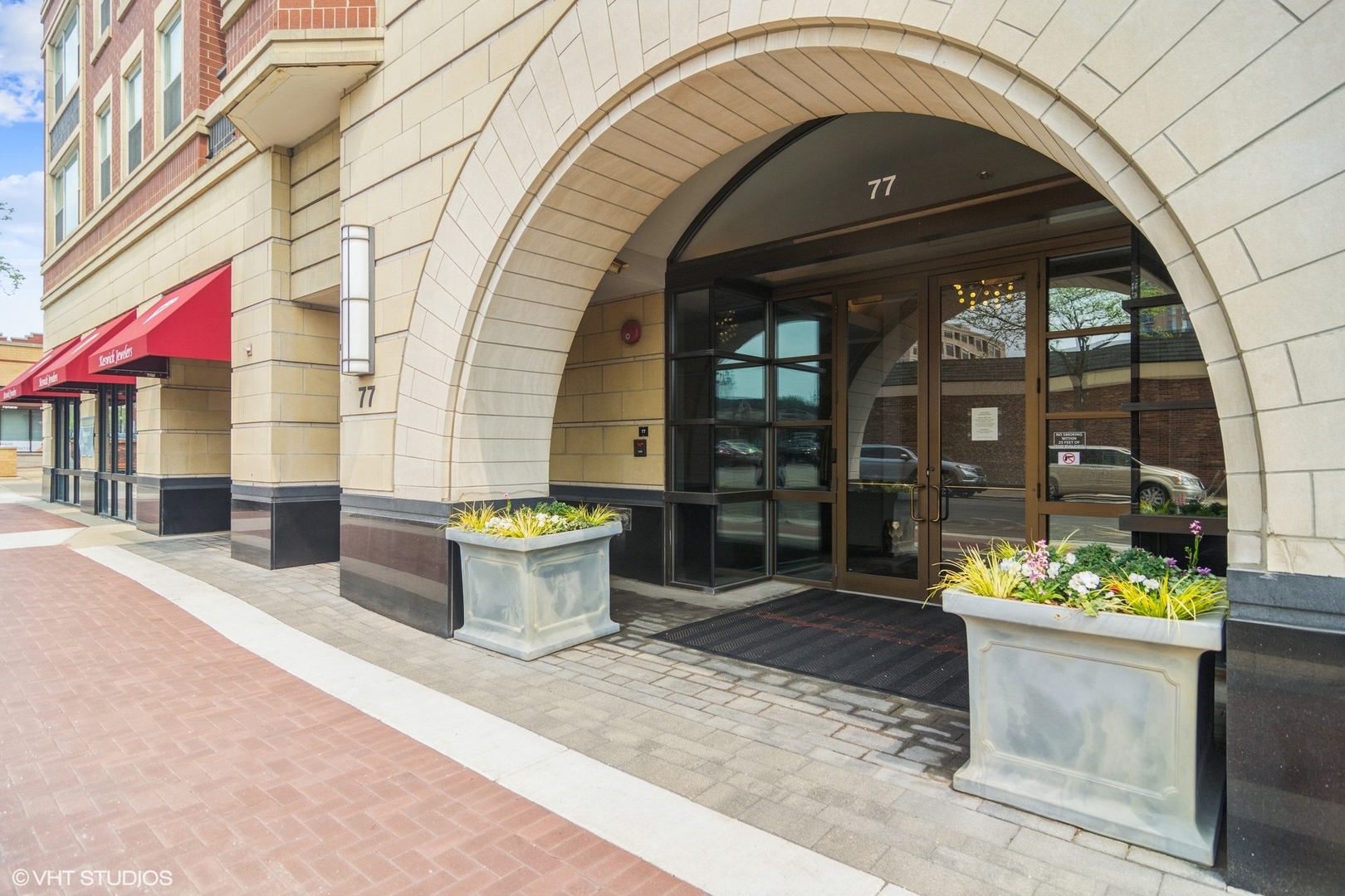 77 S Evergreen Avenue #606, Arlington Heights, IL 60005