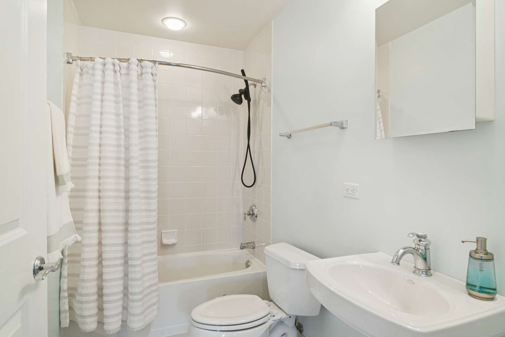 77 S Evergreen Avenue #606, Arlington Heights, IL 60005