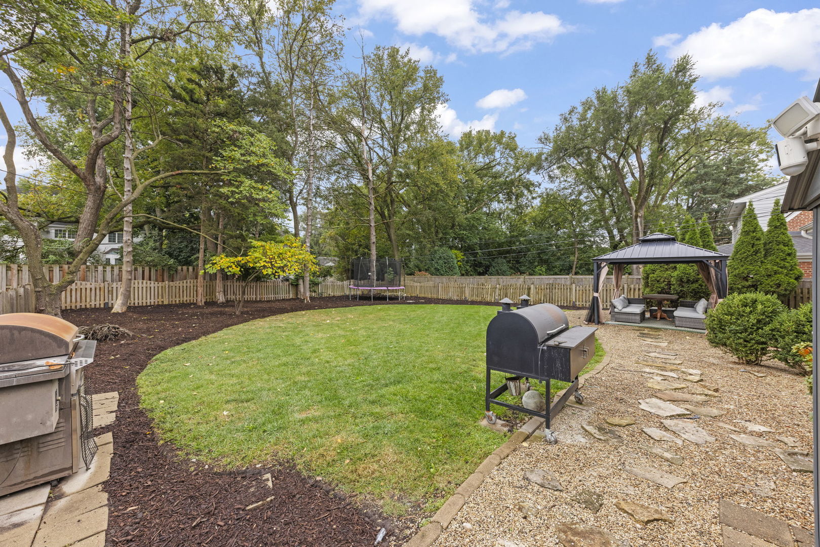 27 Indian Drive, Clarendon Hills, IL 60514
