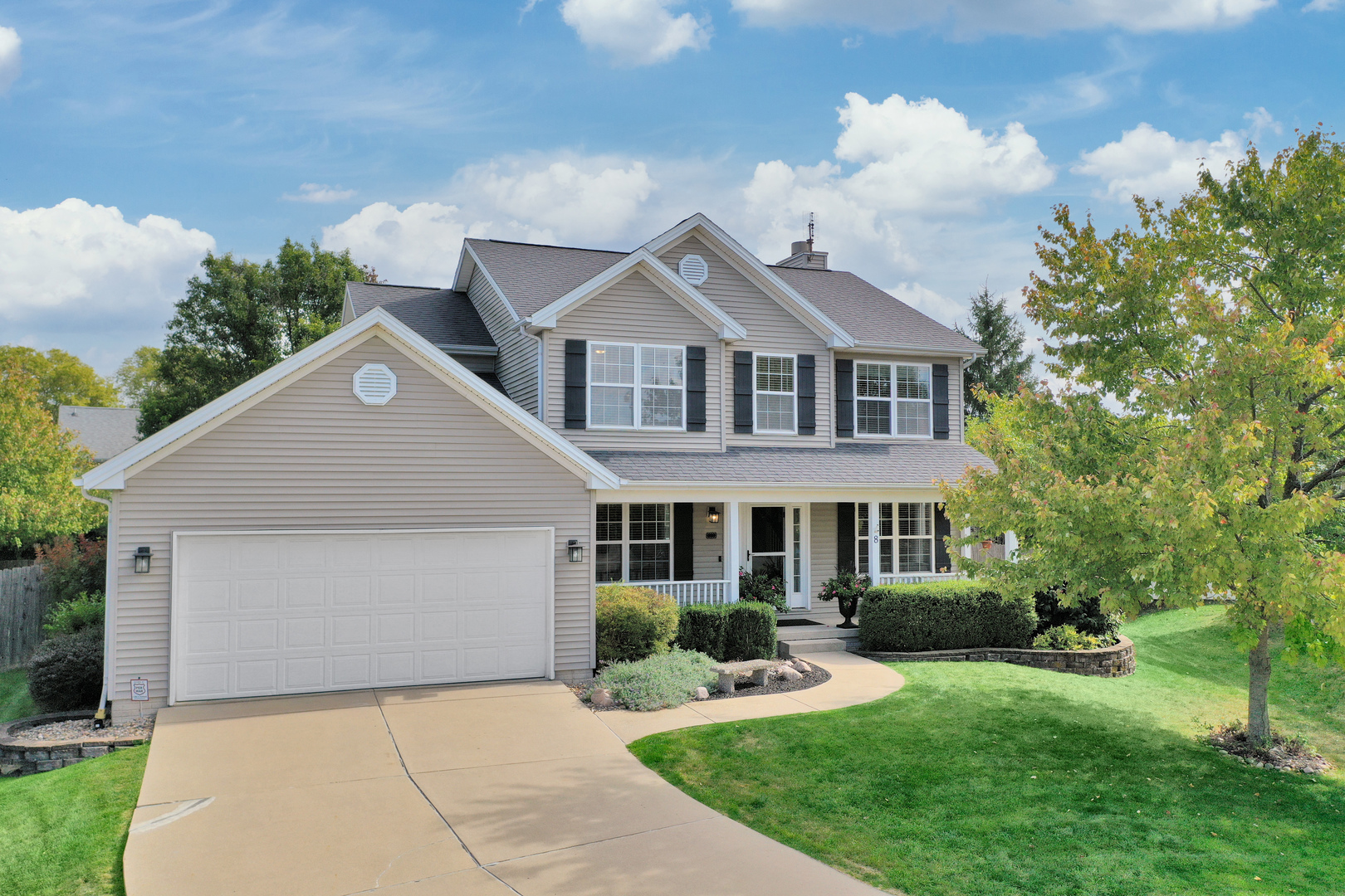 8 Plantation Court, Bloomington, IL 61704