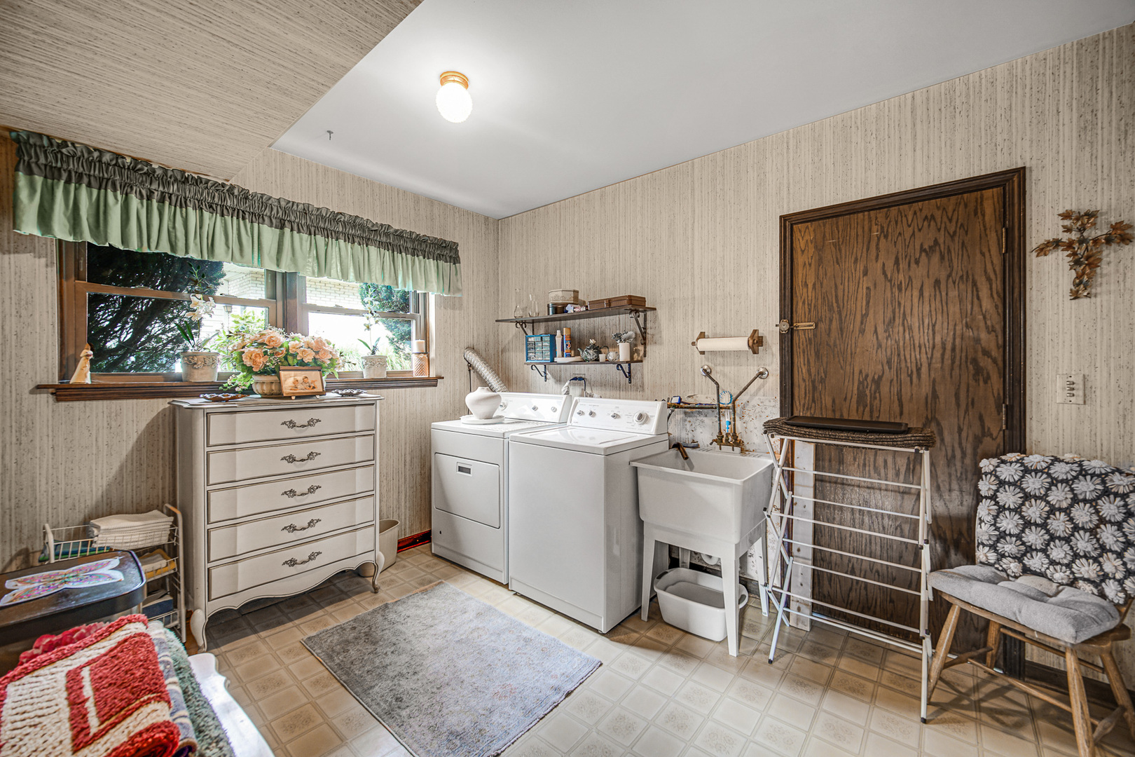 292 Juniper Drive, Wood Dale, IL 60191