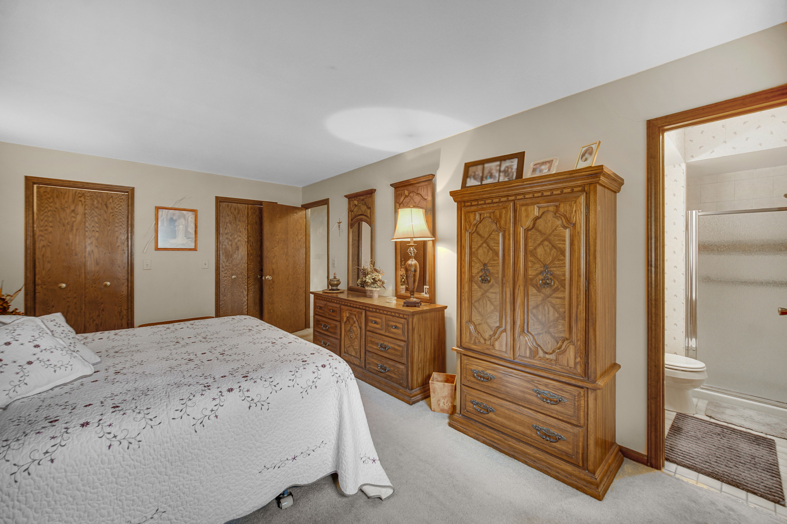 292 Juniper Drive, Wood Dale, IL 60191