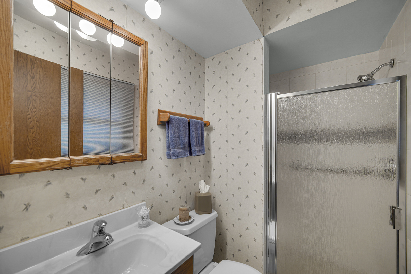 292 Juniper Drive, Wood Dale, IL 60191