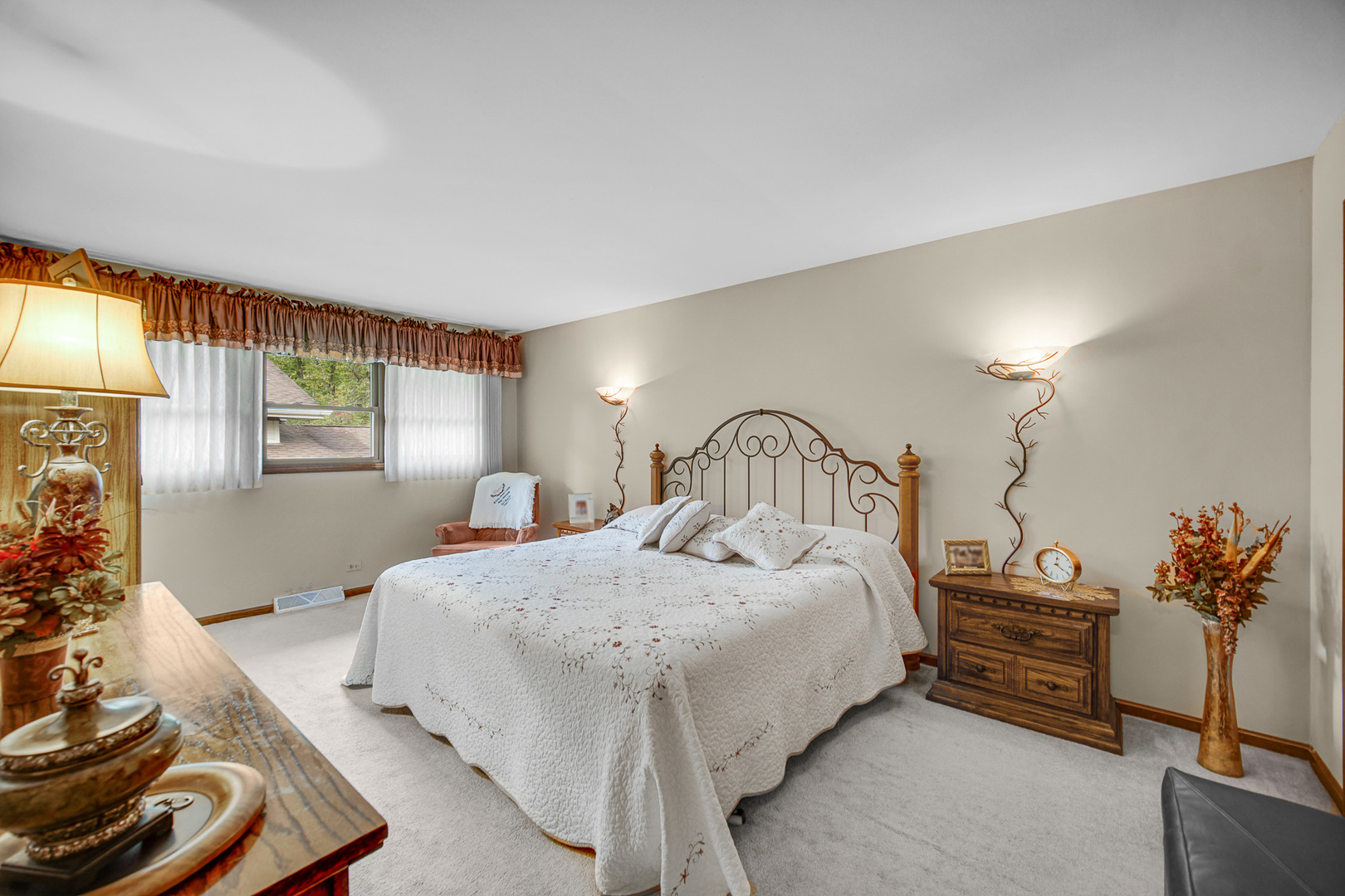 292 Juniper Drive, Wood Dale, IL 60191