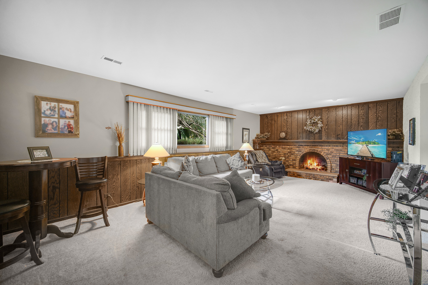 292 Juniper Drive, Wood Dale, IL 60191