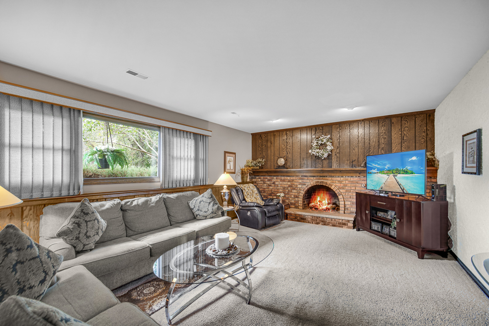 292 Juniper Drive, Wood Dale, IL 60191