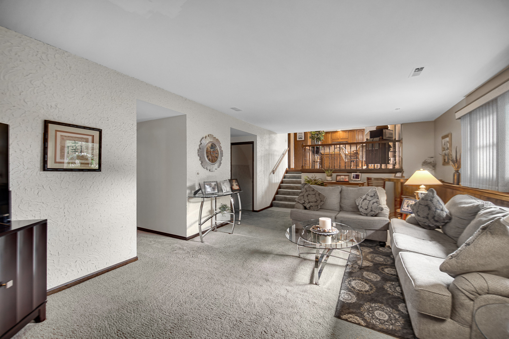 292 Juniper Drive, Wood Dale, IL 60191