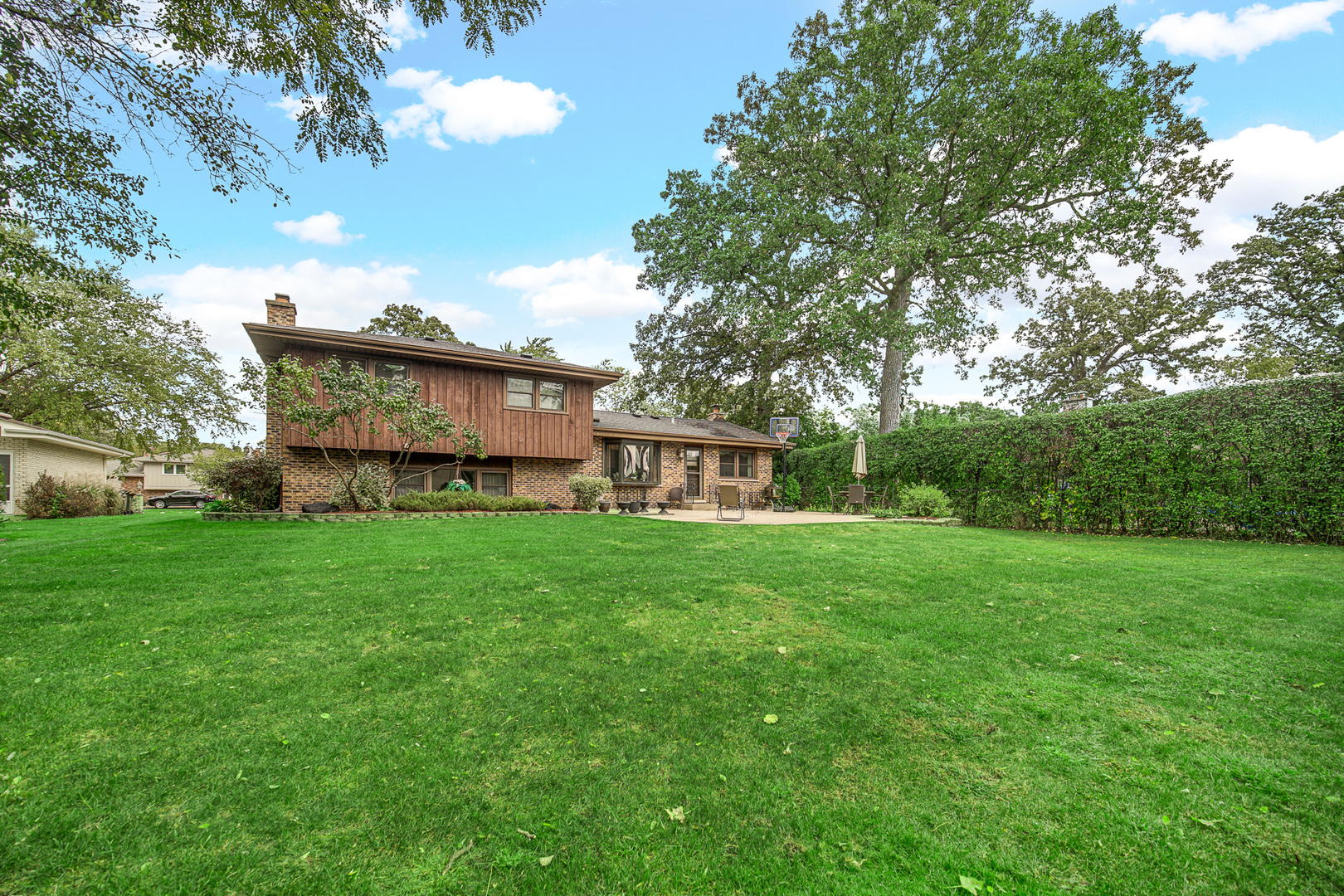 292 Juniper Drive, Wood Dale, IL 60191