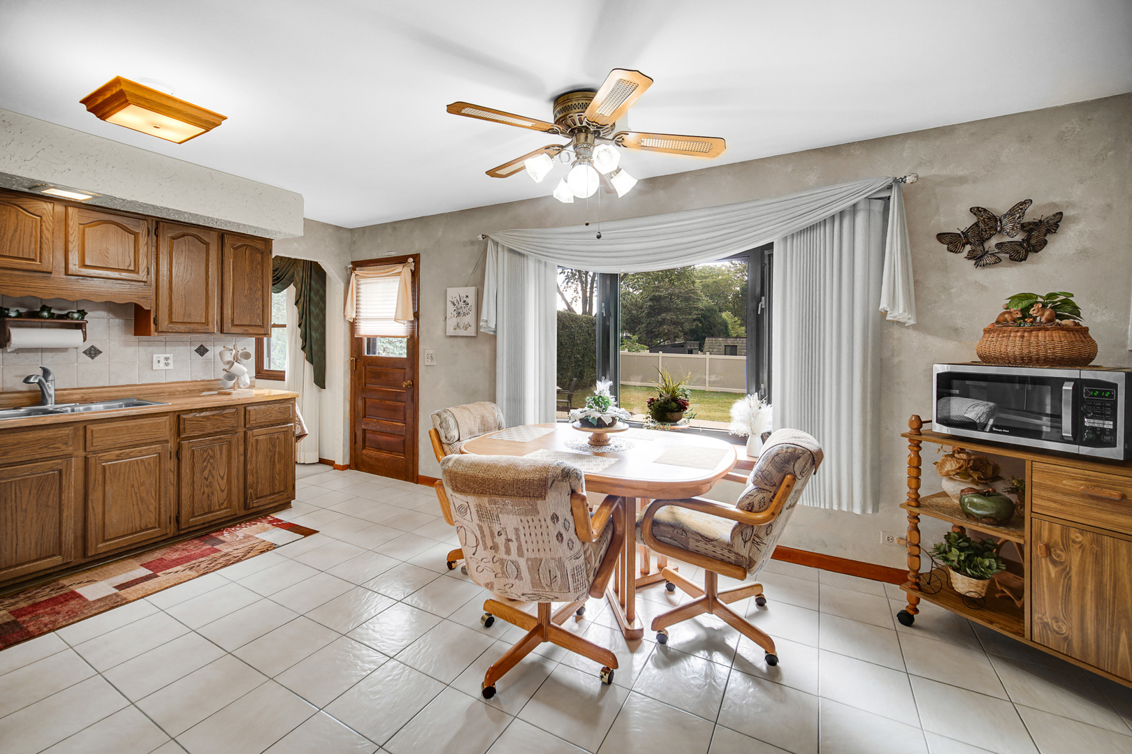 292 Juniper Drive, Wood Dale, IL 60191