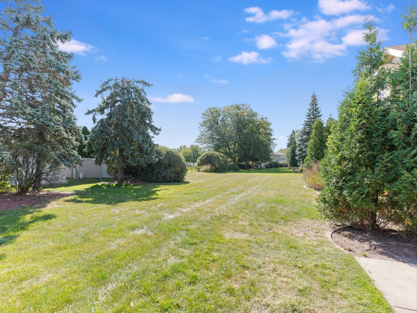 17105 Rochelle Lane, Tinley Park, IL 60487