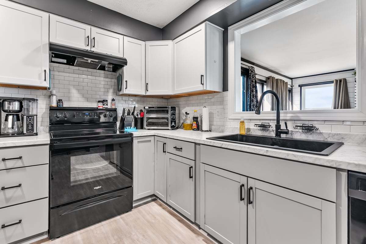 208 E 8th Street, Gridley, IL 61744