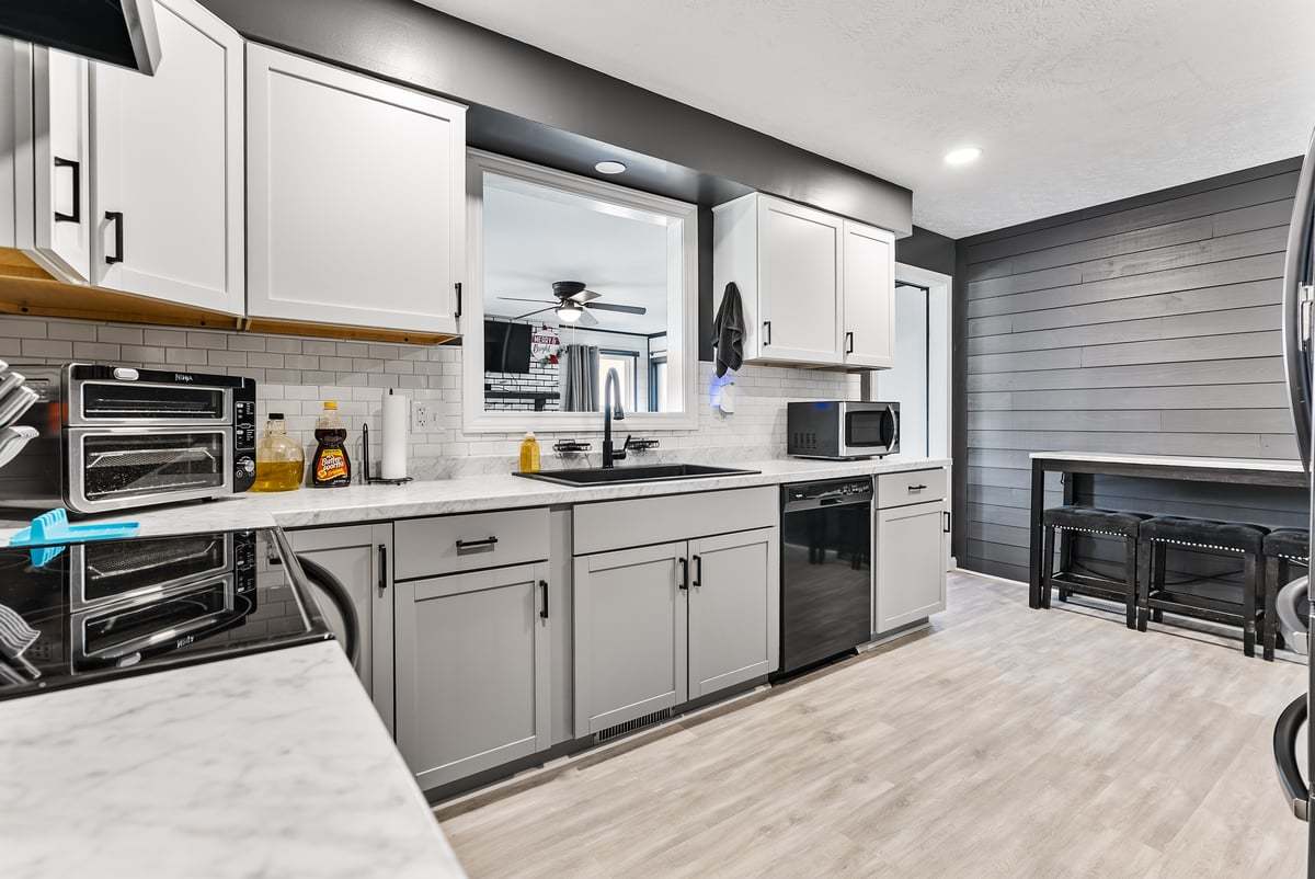 208 E 8th Street, Gridley, IL 61744