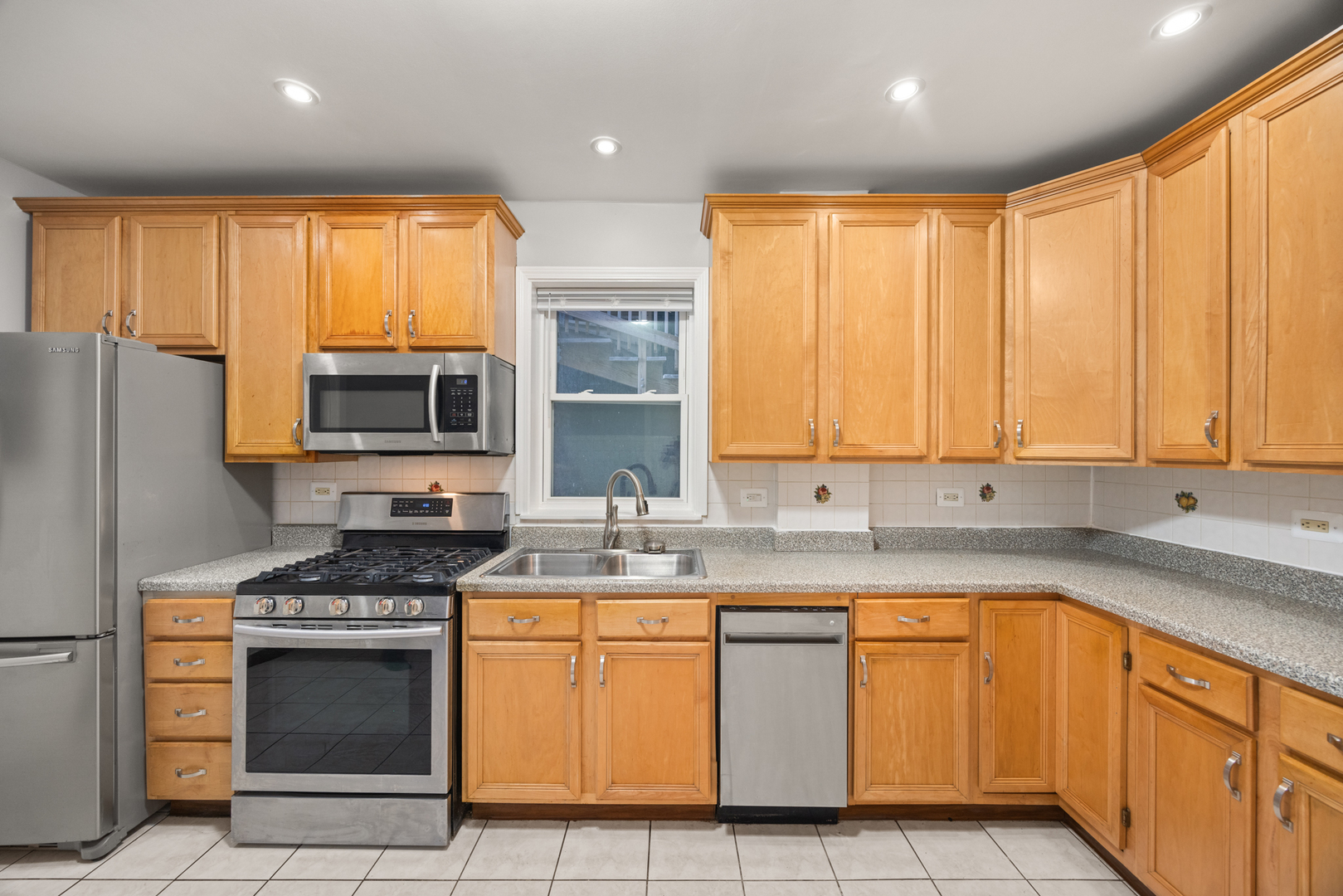 2443 W Gunnison Street #1, Chicago, IL 60625