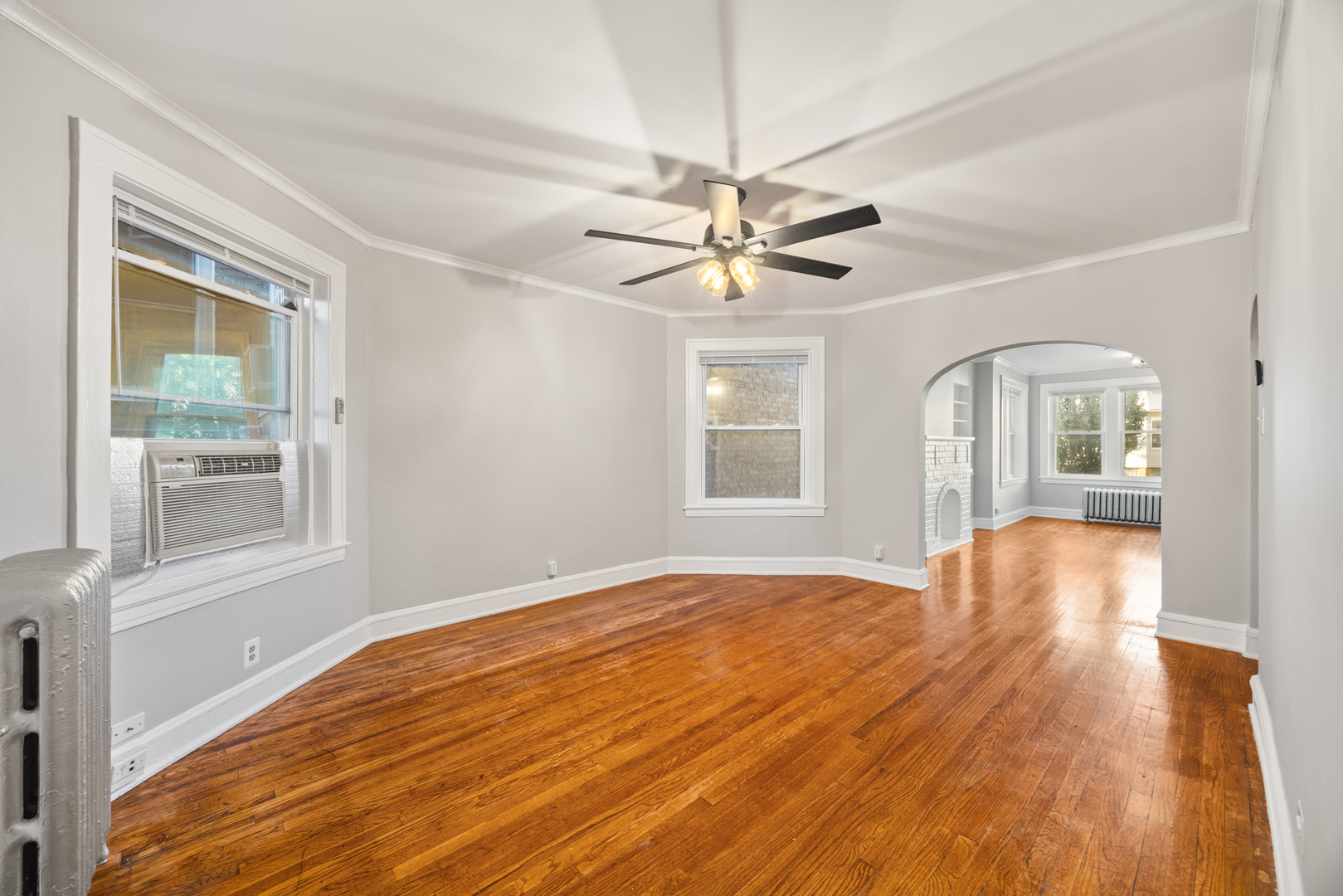 2443 W Gunnison Street #1, Chicago, IL 60625