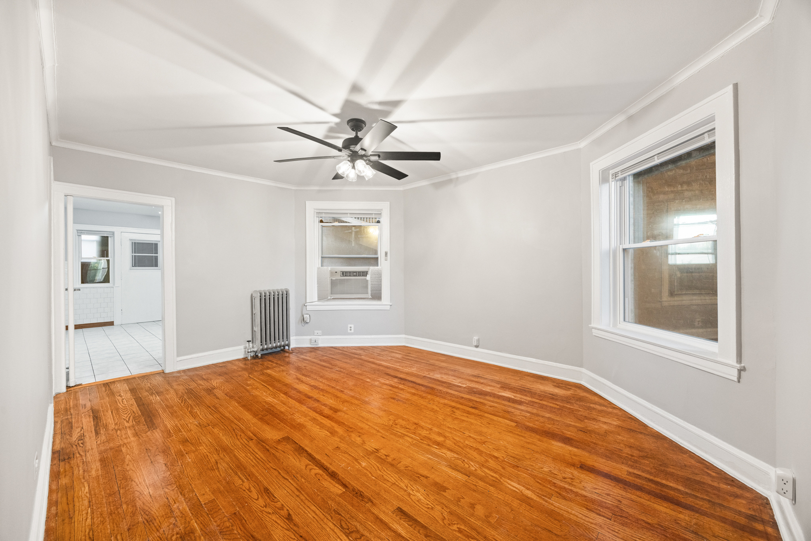 2443 W Gunnison Street #1, Chicago, IL 60625