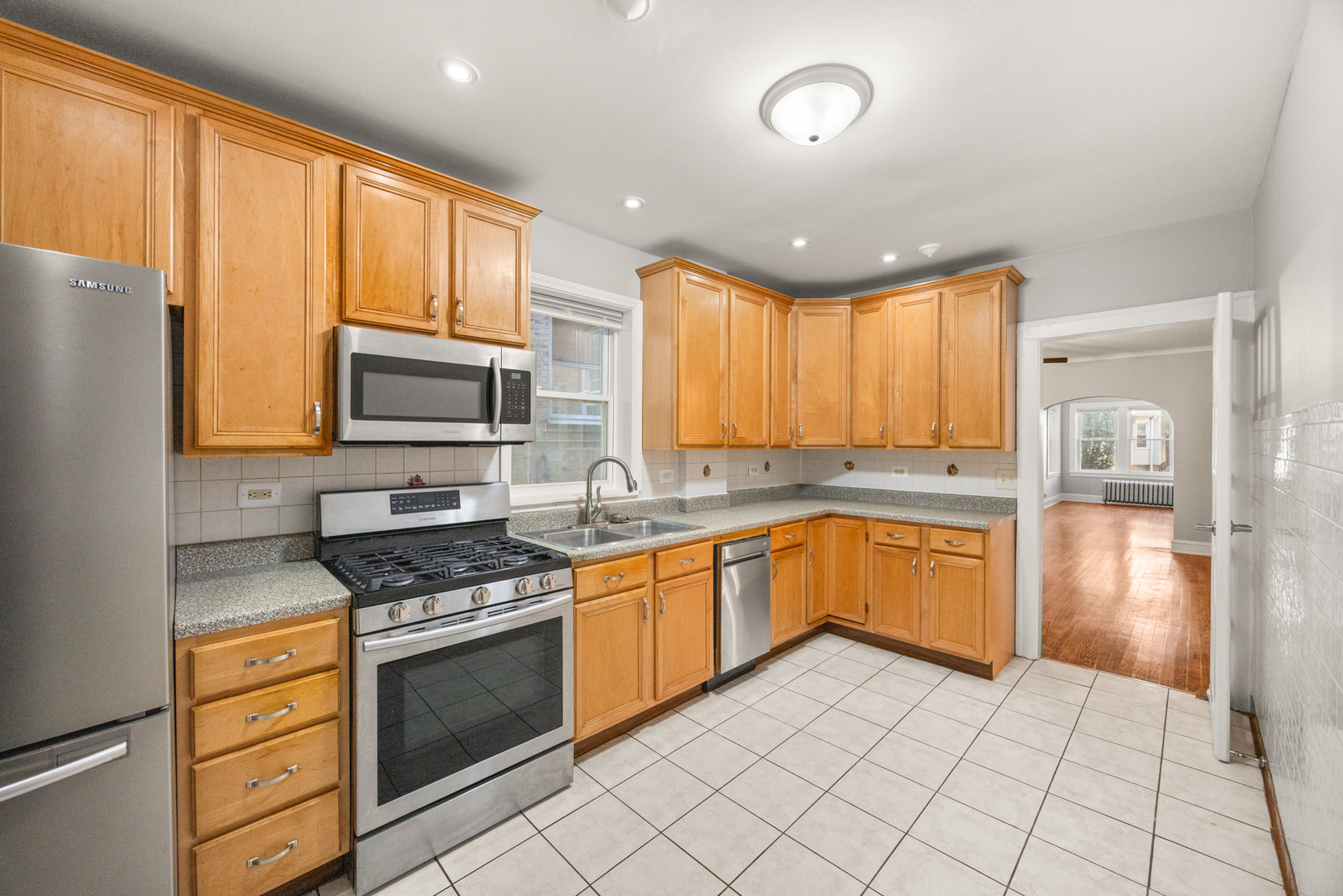 2443 W Gunnison Street #1, Chicago, IL 60625