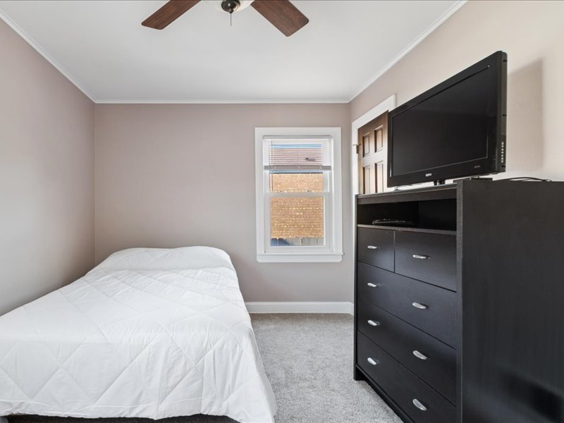 10726 S Sacramento Avenue, Chicago, IL 60655