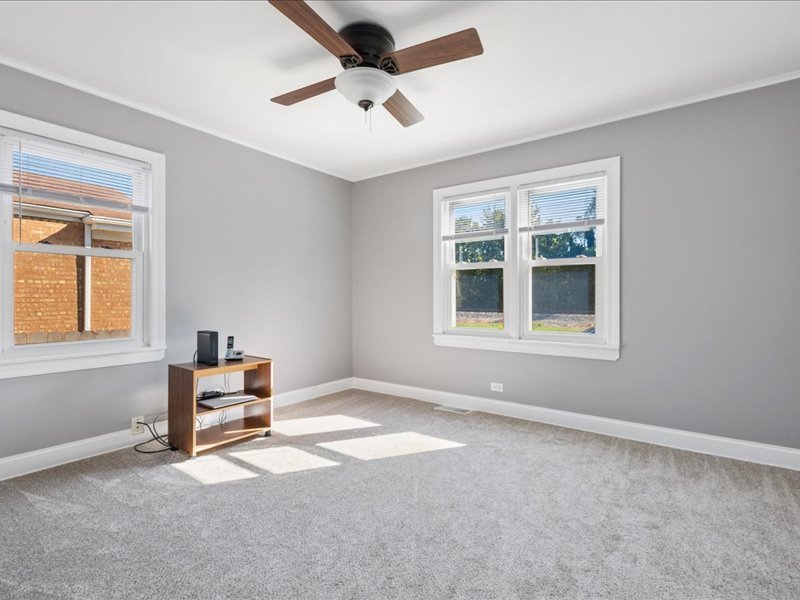 10726 S Sacramento Avenue, Chicago, IL 60655