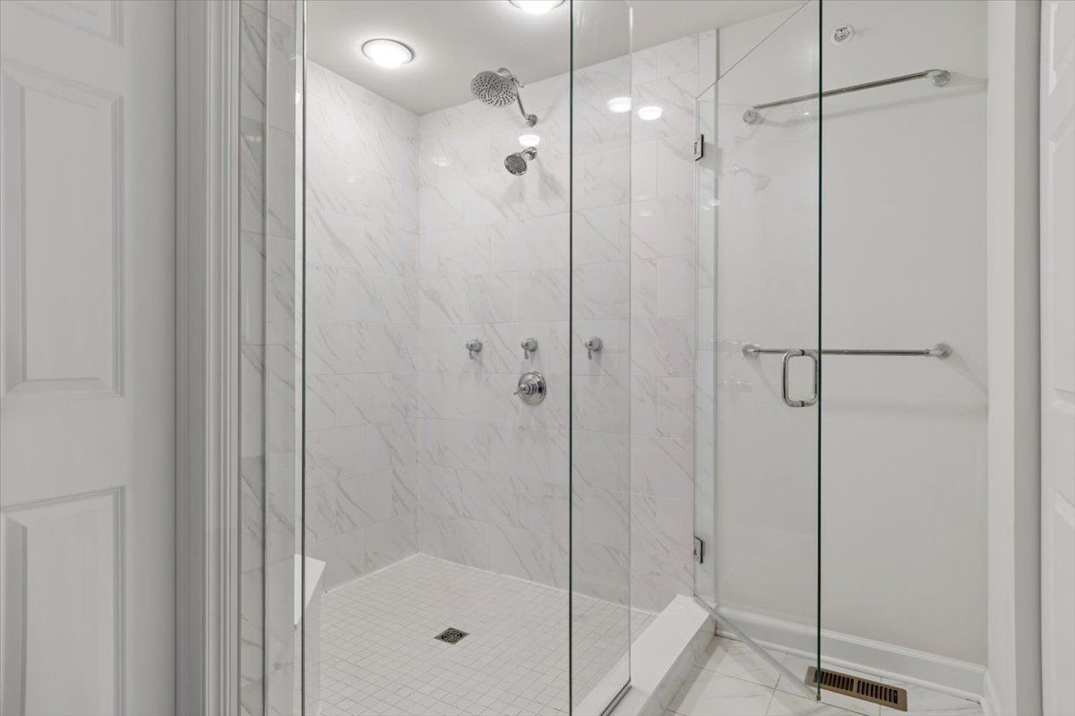 4199 Royal Mews Circle, Naperville, IL 60564