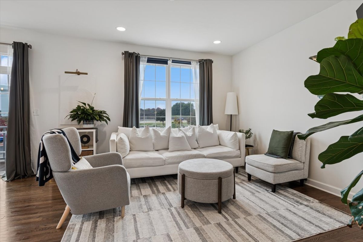 4199 Royal Mews Circle, Naperville, IL 60564