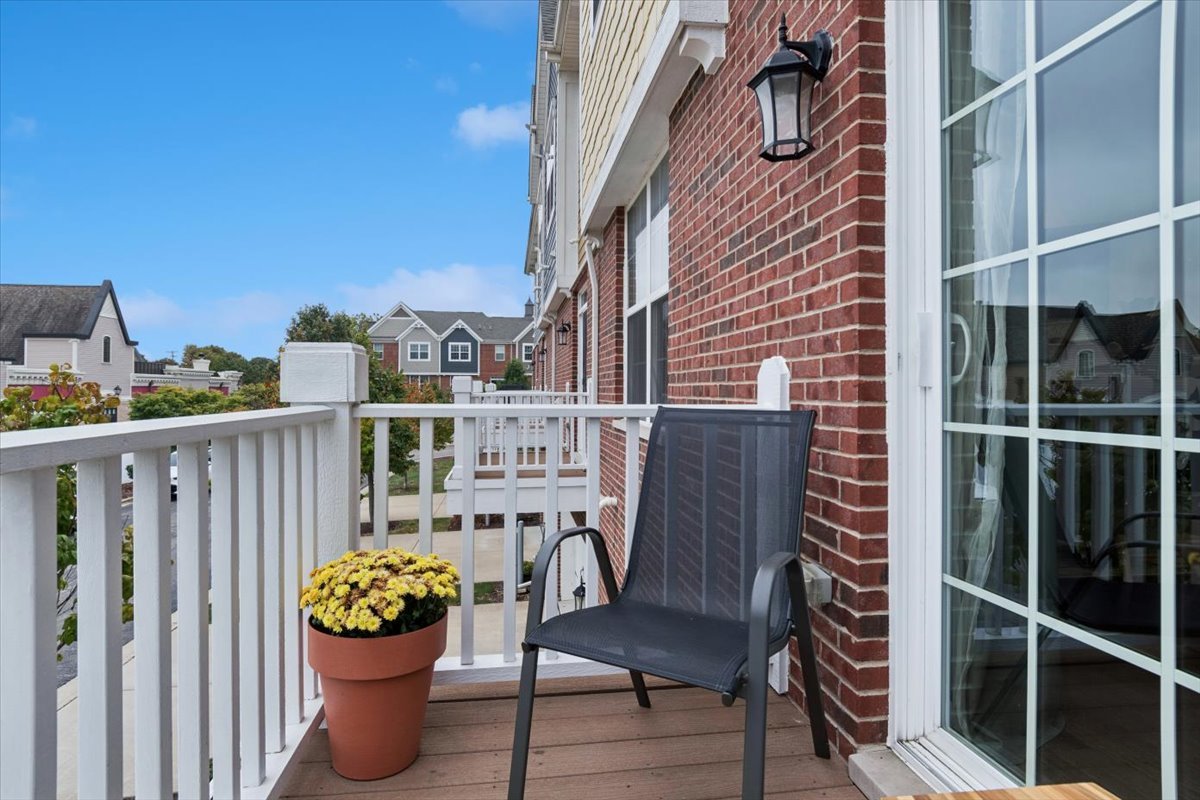 4199 Royal Mews Circle, Naperville, IL 60564