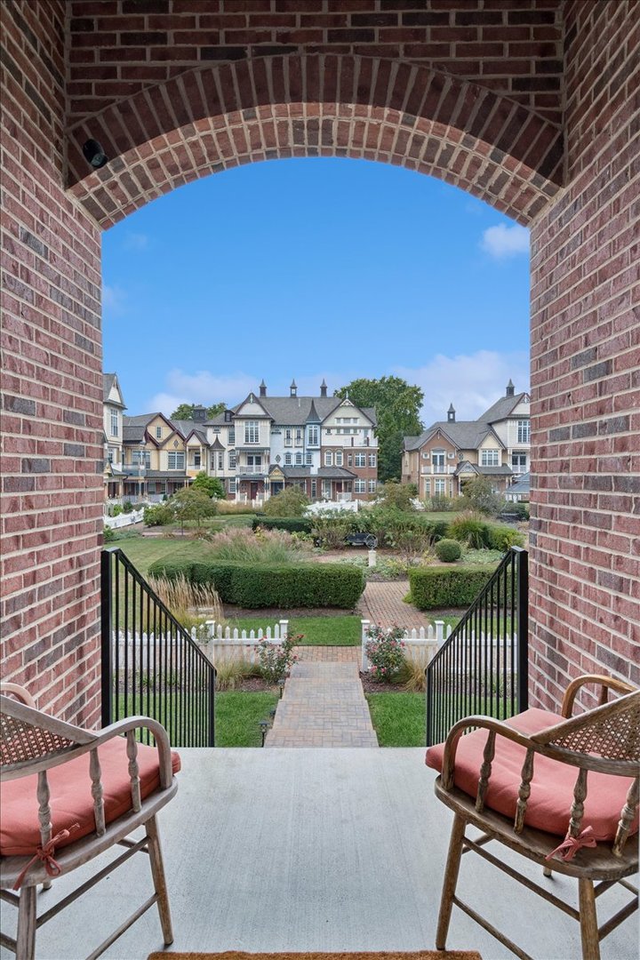 4199 Royal Mews Circle, Naperville, IL 60564