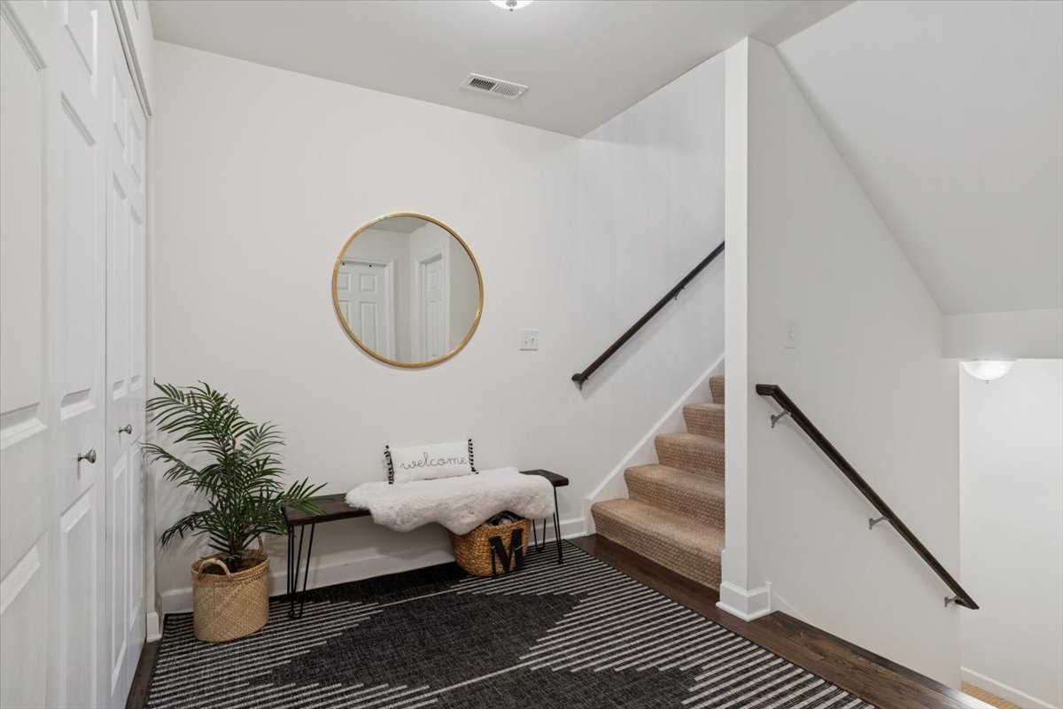 4199 Royal Mews Circle, Naperville, IL 60564