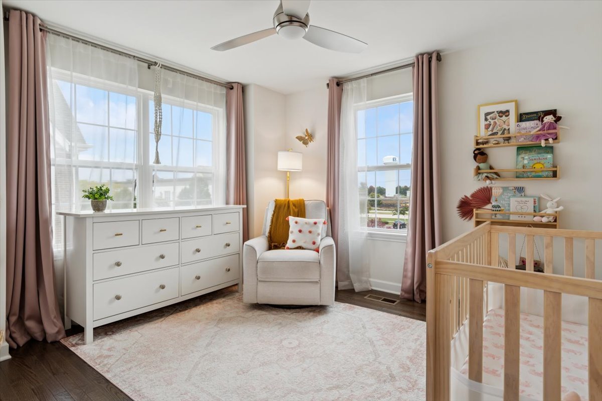 4199 Royal Mews Circle, Naperville, IL 60564